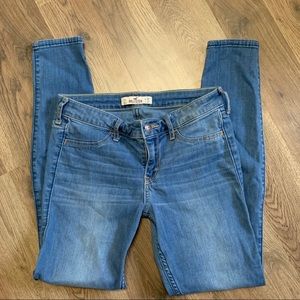 Hollister Low-Rise Super Skinny Jeans 3s